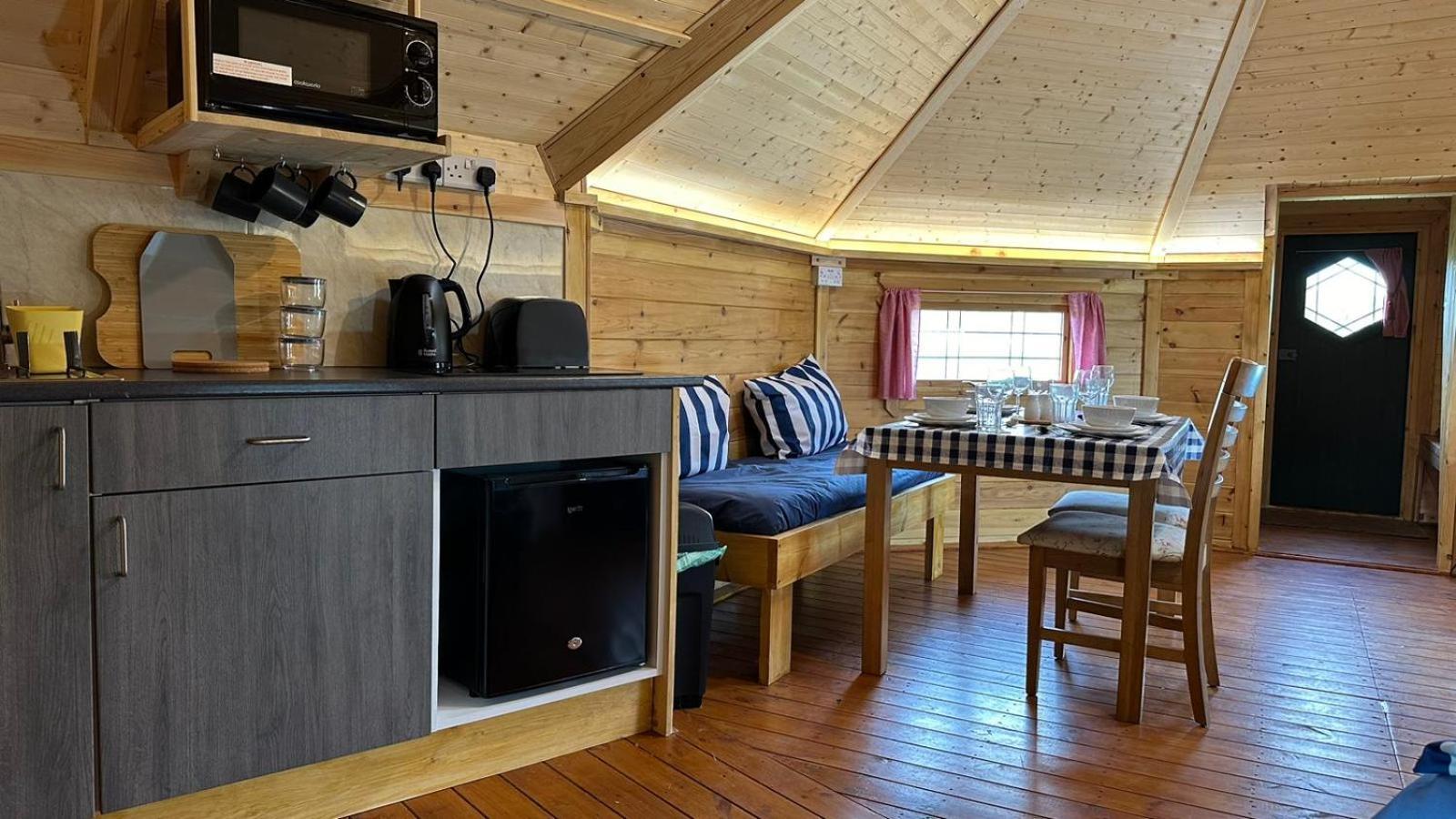 Holly Tree Glamping Cabins Wigglesworth Exterior foto